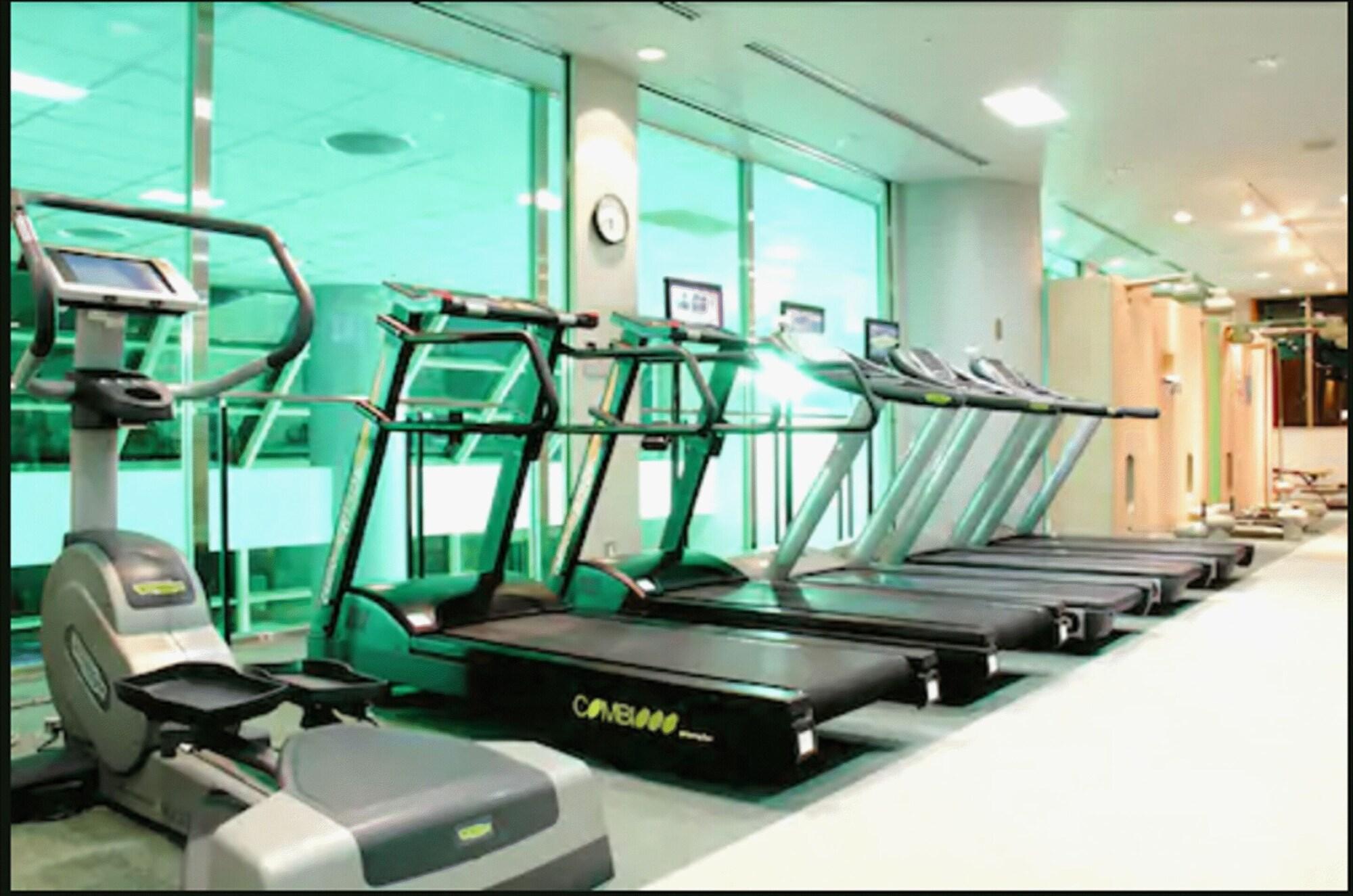 Royton Sapporo Hotel Экстерьер фото A row of treadmills