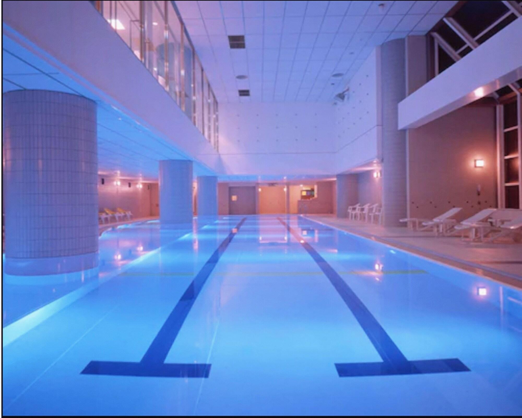 Royton Sapporo Hotel Экстерьер фото The swimming pool at the hotel